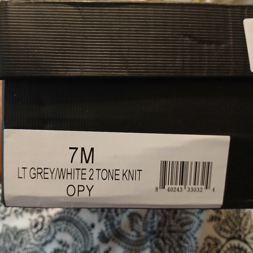 J Slides sneakers - Picture 3 of 4
